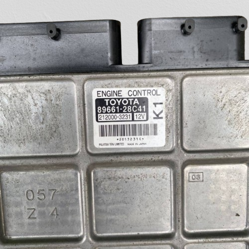 89661-28C41/Toyota Voxy /ZRR70W ★Engine Control Unit / ECU / Keyless/Smart Key /K1